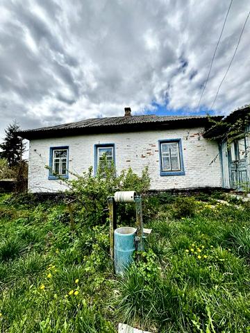 Набережна вул., 40