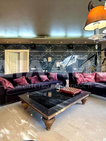 Краєвидна вул., 777