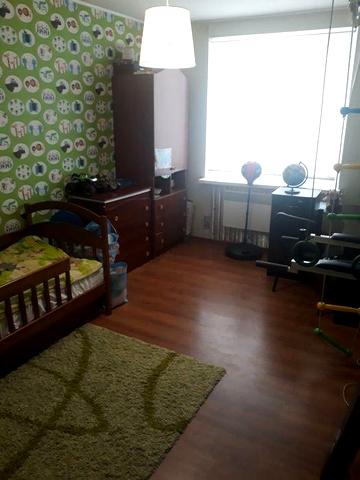 Трикімнатна квартира у Змієві