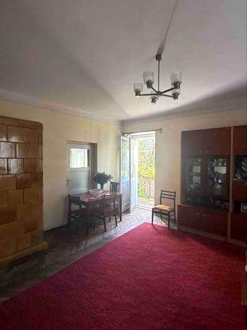 Продам  простору великогабаритну квартиру в центрі міста