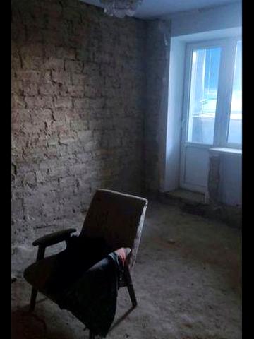 Продам чотирьох кімнатну квартиру в районі Пту перший поверх без ремон ЖК перший поверх