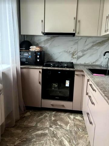 Дмитра Антоновича бульв., 8