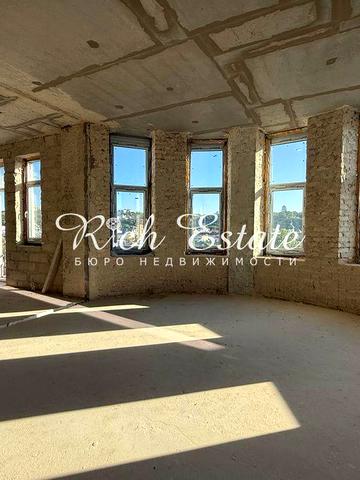 Поділ Видова квартира в клубному будинку Хорива 39/41