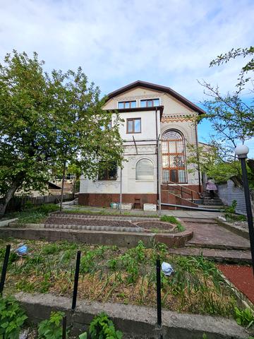 Закарпатська вул., 12