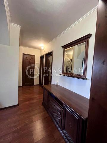 Валерія Лобановського просп., 130