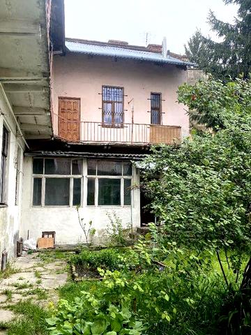 Продаж 2 кім неподалік центру, закрита територія