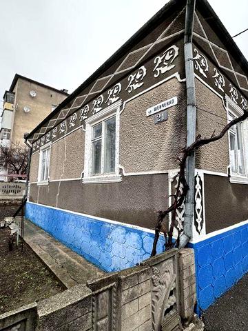 Будинок в центрі м.Сокиряни