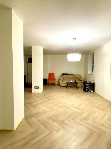 Іорданська вул., 5