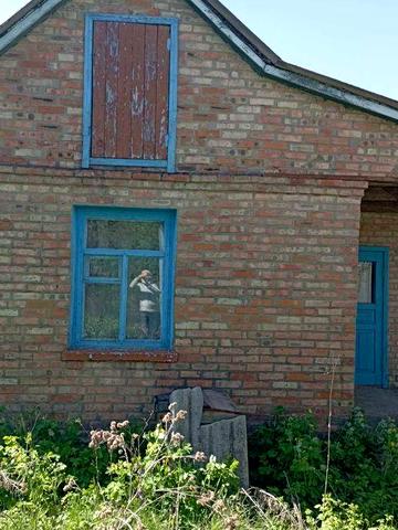 Продам будинок з великим городом, що спускається до річки