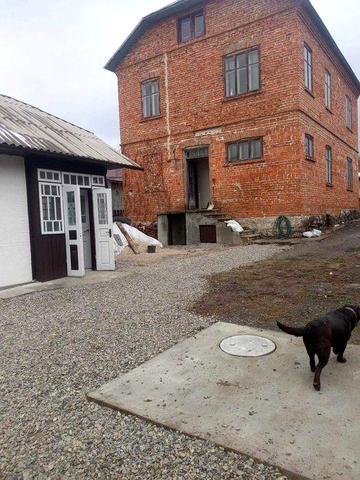 Продаж житлового будинку з господарськими приміщеннями .с Ланівці