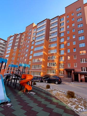 Степана Бандери просп., 83-Б