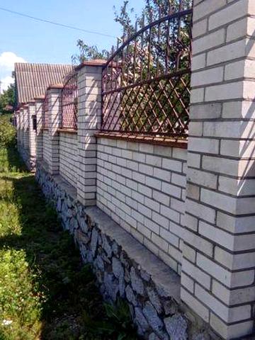 (8) Продаєтся будинок з ділянкою в смт. Турбів 3573