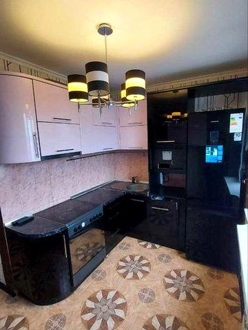 Продам 2 к квартиру на Молочній, з ремонтом. Метро поруч.