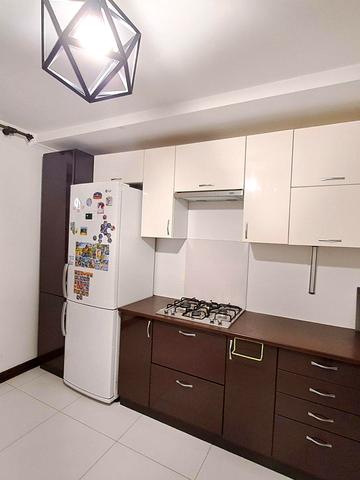 Львівська вул., 12