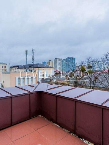 Видовая квартира в 2 уровня с новым ремонтом! Соломенская площадь.