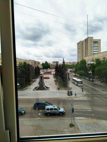 майдан Перемоги пл., 1