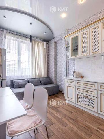 Домобудівельна вул., 5