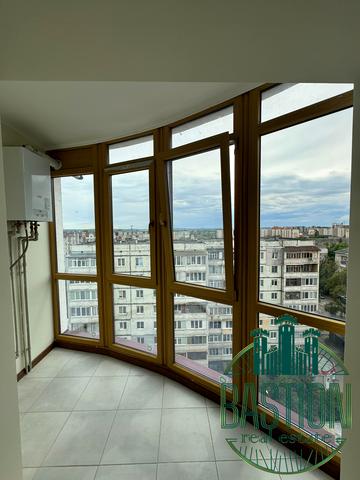 Гната Хоткевича вул., 65