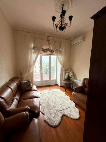 Хрещатик вул. (Kreschatic), 27