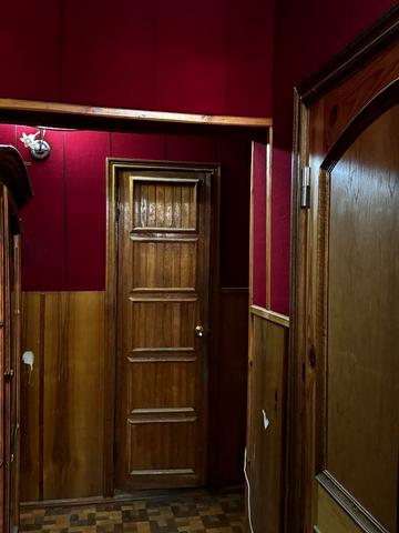 Князів Острозьких вул., 1