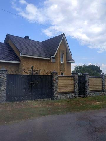 Продам будинок без внутрішніх робіт.