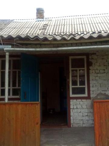 Продам пів-будинка. м.Олевськ, вул Інтернаціональна. Без комісії.