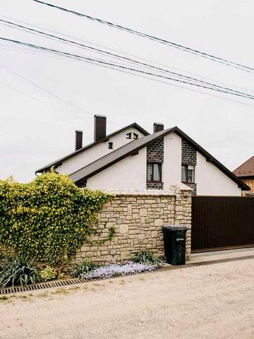 Сучасний будинок 207 м,кв. у Кучурові, 7 сот.