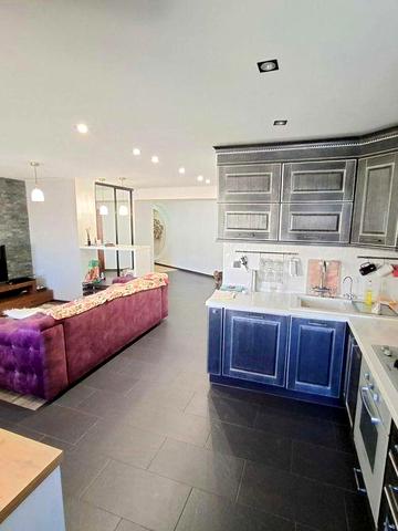 Продам квартиру вулиця Анны Ахматовой 7/15.Дарницкий р-н.