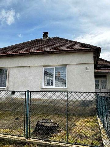 Будинок в центрі села Білки