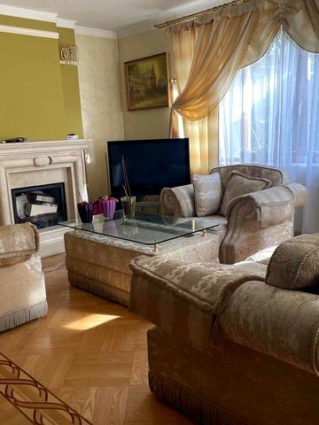 Литовська вул., 14