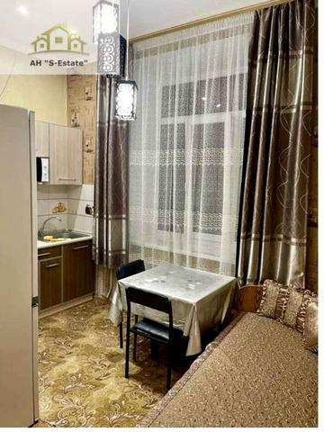 Богдана Хмельницького вул., 12