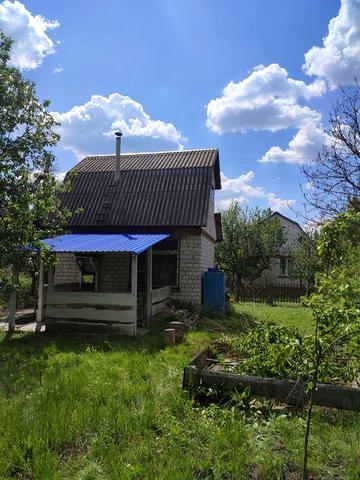 Дачна ділянка з будинком