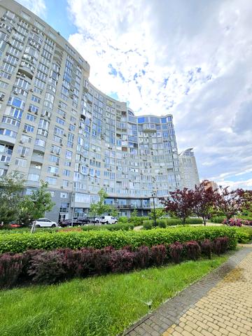 Володимира Івасюка просп. (Героїв Сталінграду), 2-Д