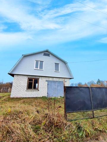 Дача з приватизованою ділянкою біля річки Десна с.Гориця / SZ