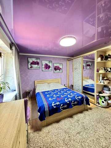 Продам 3к жм Красный Камень ул Савкина кирпичный дом