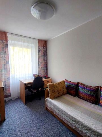 Тролейбусна вул., 8