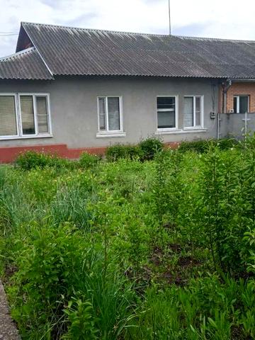 Продается дом в центре пгт Эсхар!