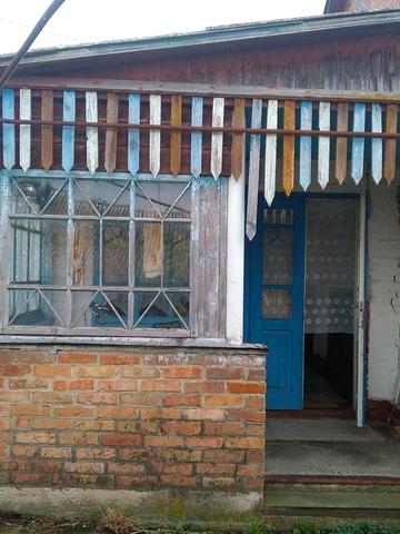 Будинок смт Любар по