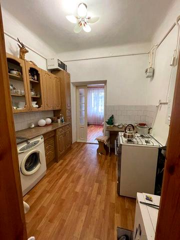 Продам 4-кімнатну квартиру в центральній частині міста(вул.Підгаєцька)