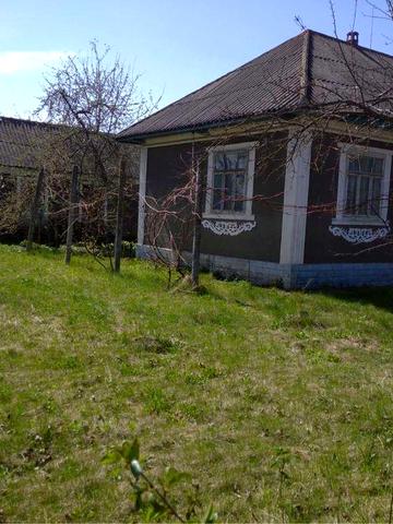 Продаю хату з великою територією