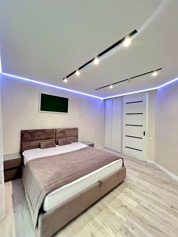 Євгена Чикаленка вул. (Аржанова), 1