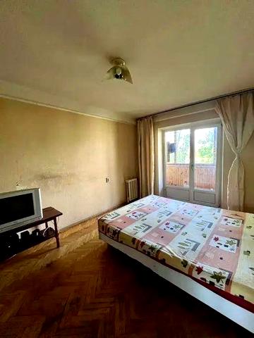 Пропонується 2к.квартира Березняківська 12.