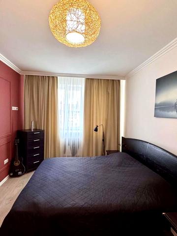 Андрія Мельника вул., 10