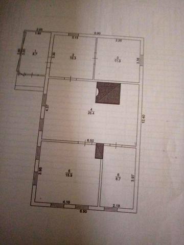 Продам будинок,біля будинку 0.4 га землі