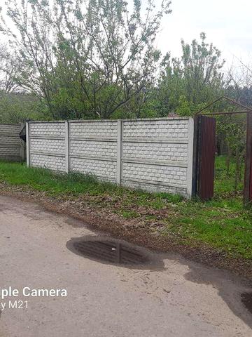 Помешкання в селі Мрин Ніжинського району.