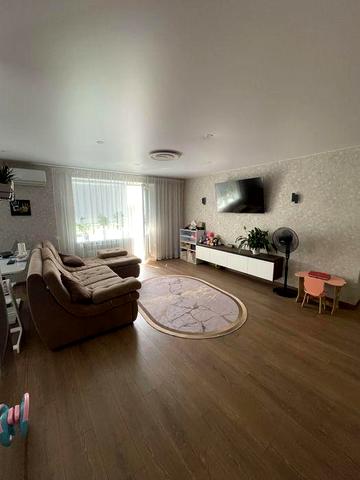 4х кімнатна квартира Придніпровськ