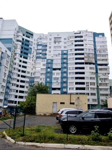 Качанівська вул., 15