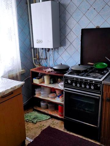 Продам 4-кімн. квартиру в смт Есхар