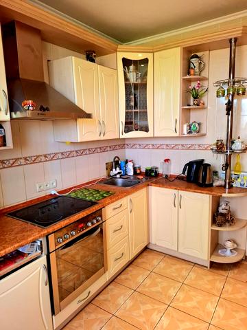 Астрономічна вул., 35и