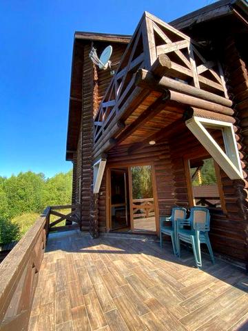 Продаж будинку зі зрубу з ремонтом та меблями